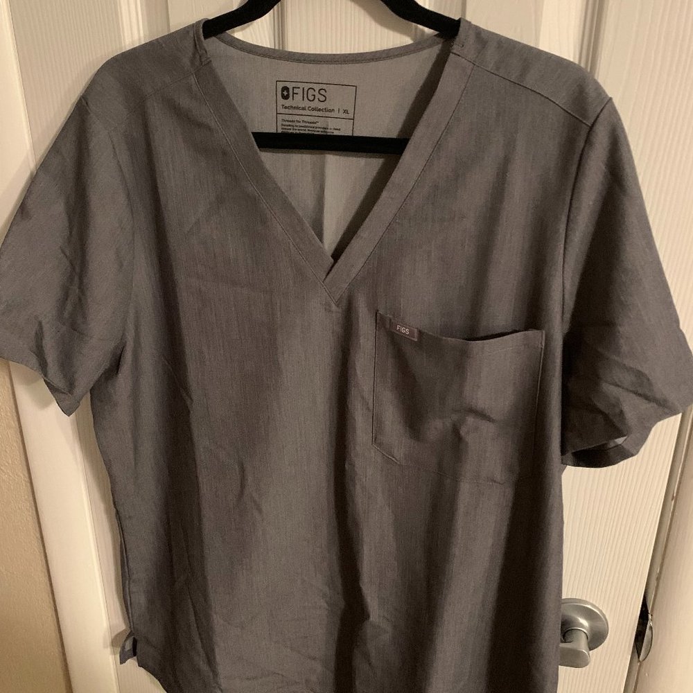 FIGS Medical Scrubs Women's Catarina one-Pocket Scrub top (Graphite, XL)